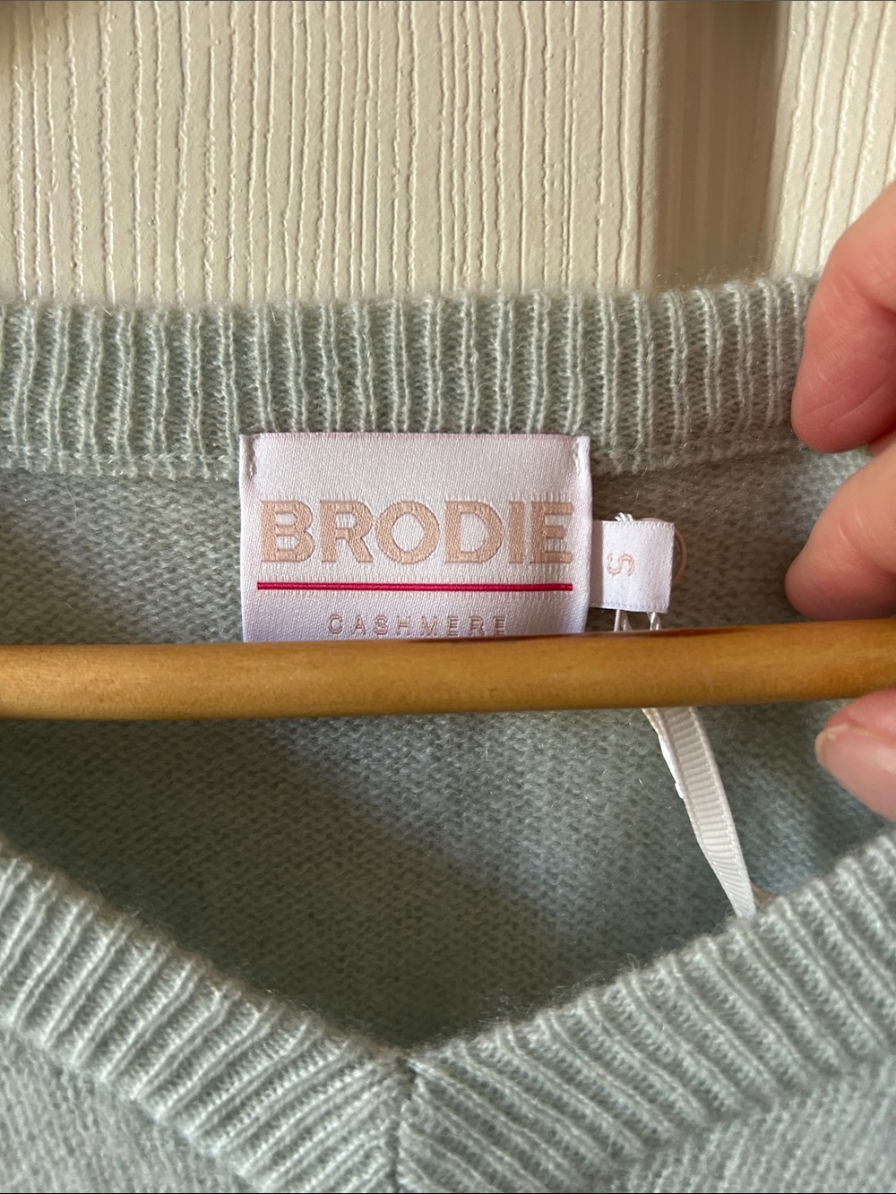 Brodie Cashmere Brontë Tee V-Neck Short Sleeve Sweater in Morning Dew Sz Small - Picture 6 of 12